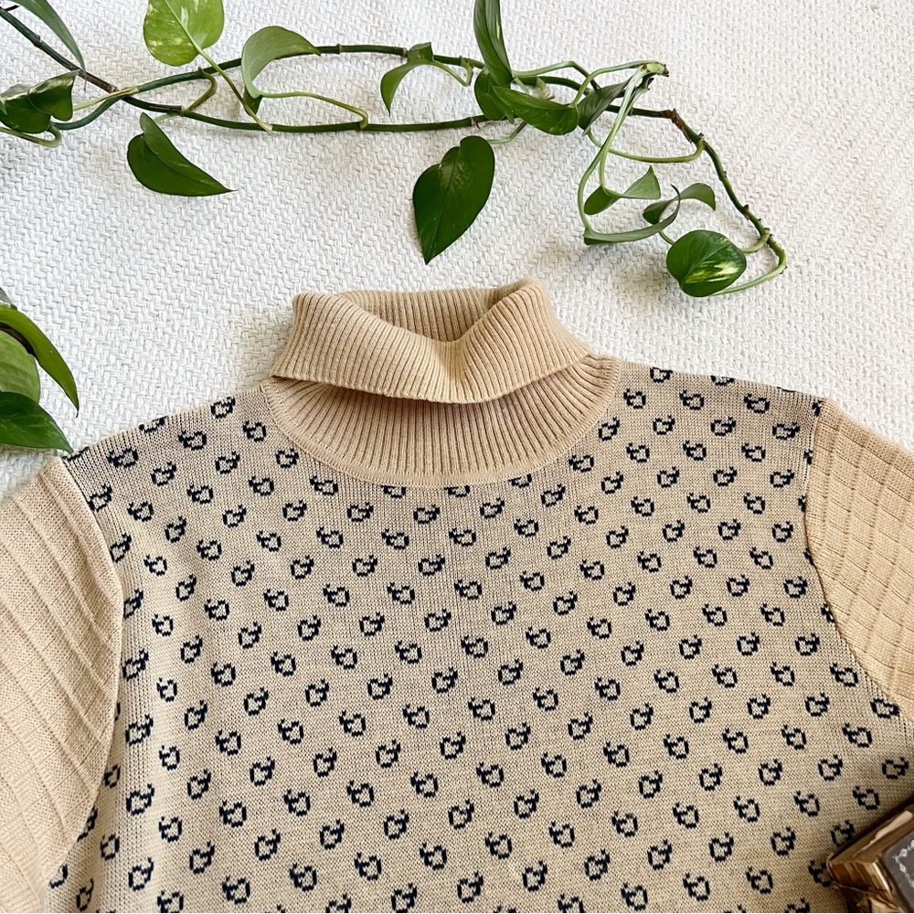 Vintage 90s Preppy Chic Turtleneck Tan Knit Sweater Medium - Picture 2 of 7